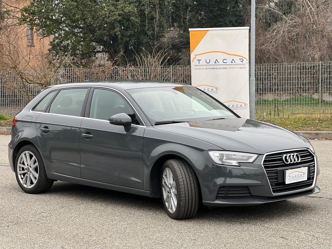 Audi A3 Business Line 1.6 30 TDI #4241