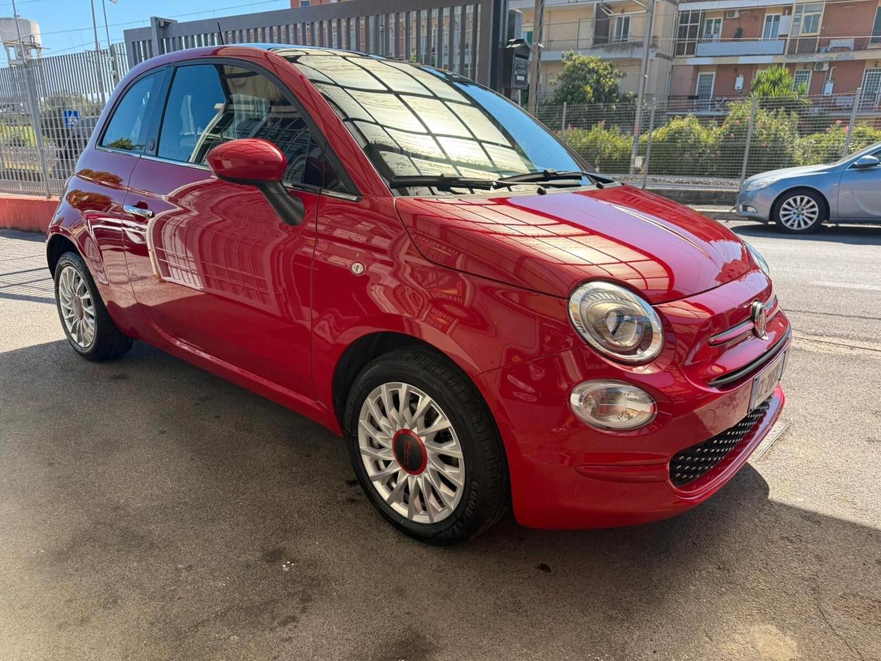 Fiat 500 1.0 Hybrid Red