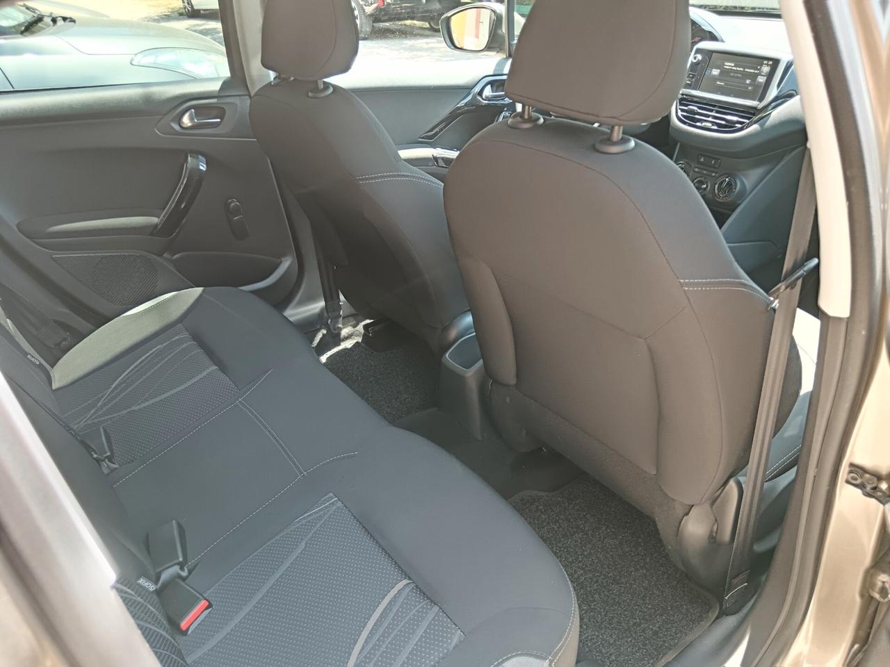 Peugeot 208 1.4 HDi 68CV 5P NEOPATENTATI