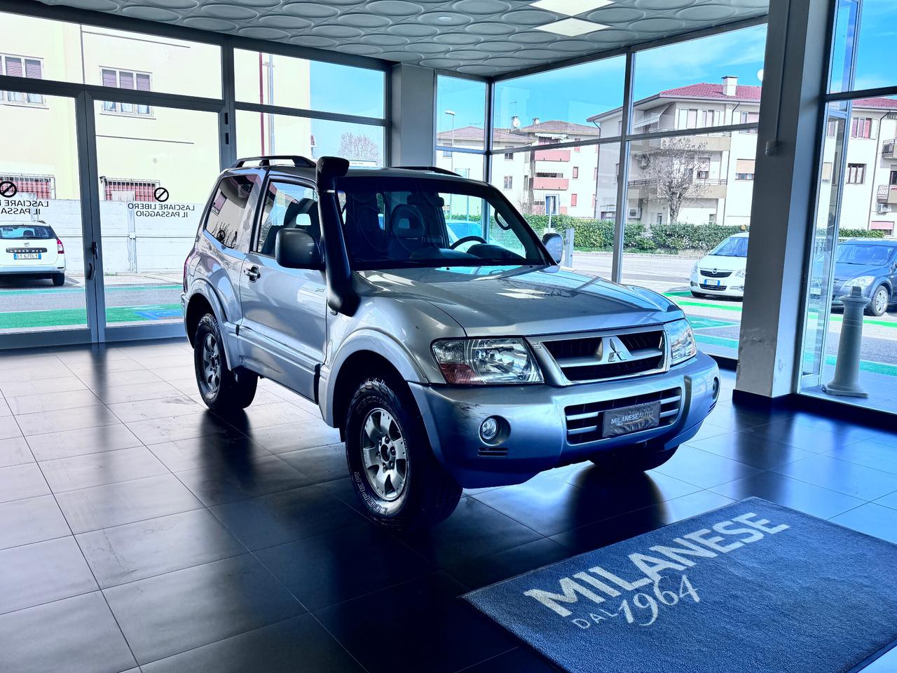 Mitsubishi Pajero 2.5 TDI 3p. Instyle