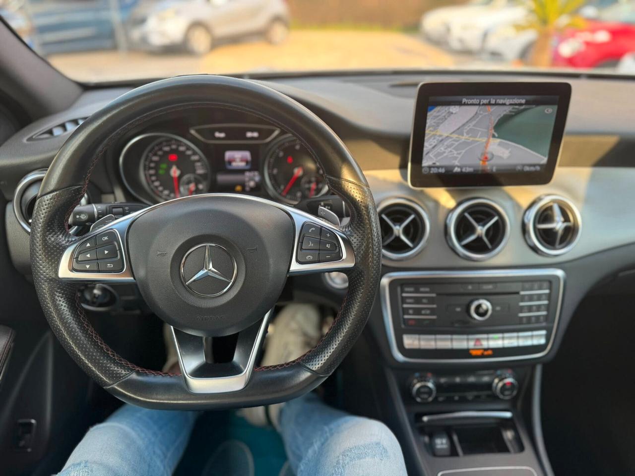 MERCEDES GLA 220d PREMIUM AMG (EXTRA FULL)