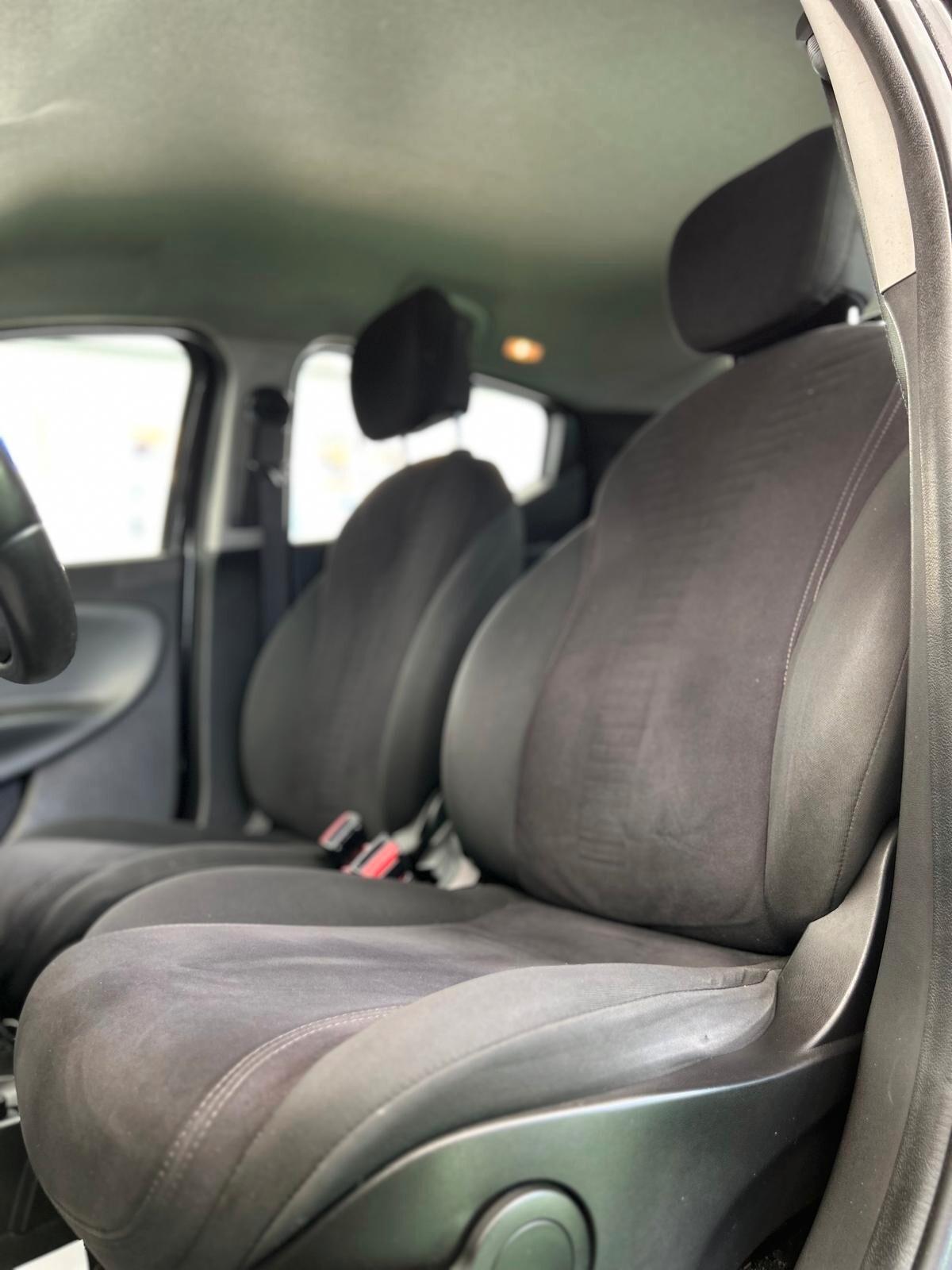 Lancia Ypsilon 1.2 69 CV 5 porte S&S Silver