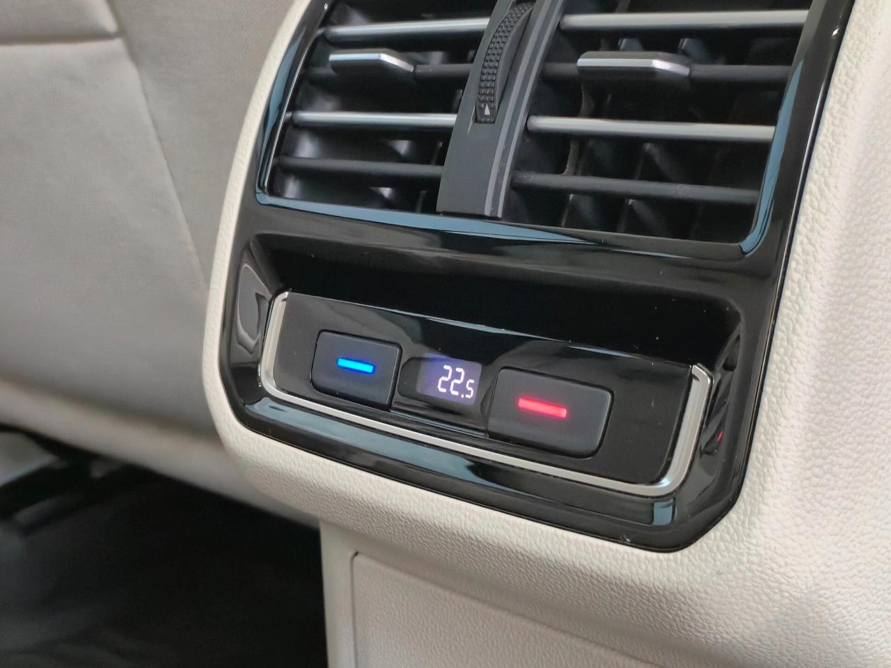 Volkswagen Passat Variant R-Line 1.6 TDI DSG