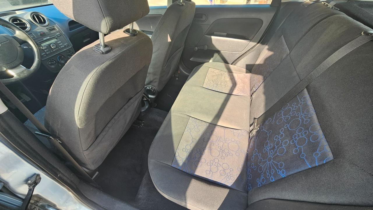 Ford Fiesta 1.4 TDCi 5p. Ghia