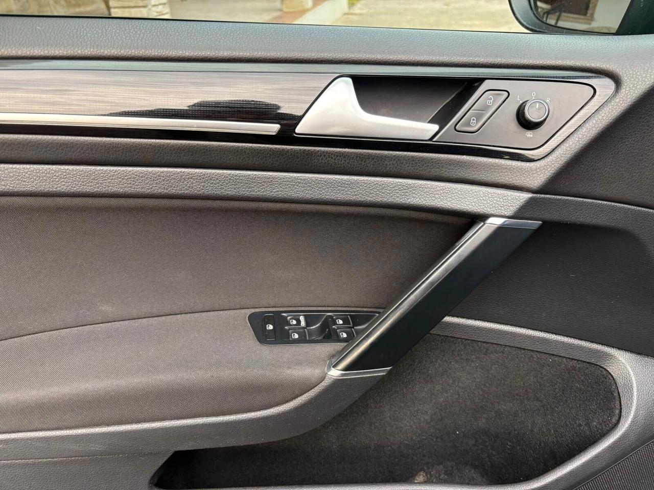 Volkswagen Golf 2.0 TDI 5p. INTERNO R-LINE