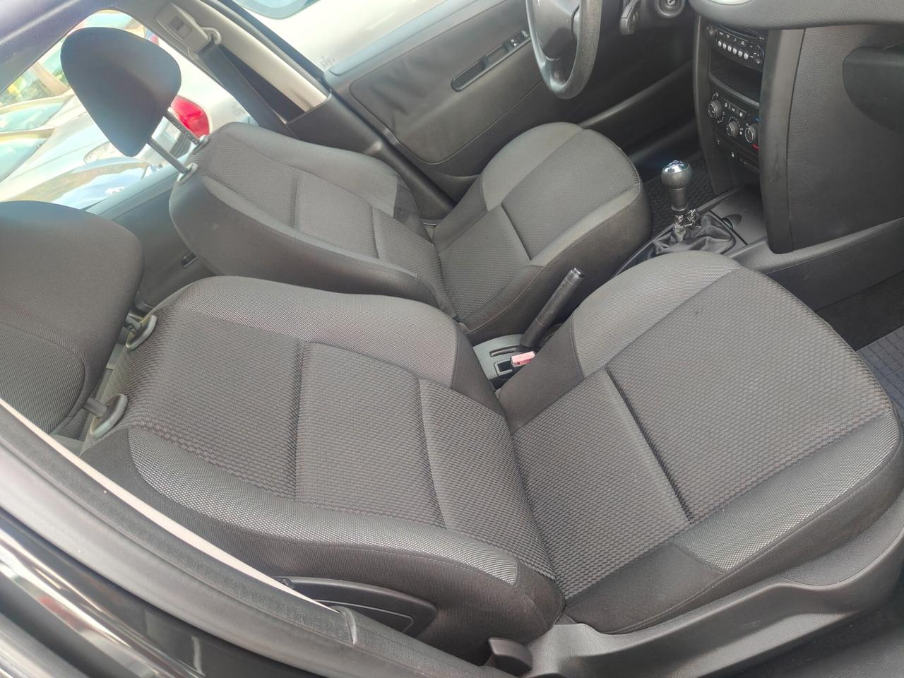 Peugeot 207 1.4 8V 75CV 5p. Energie