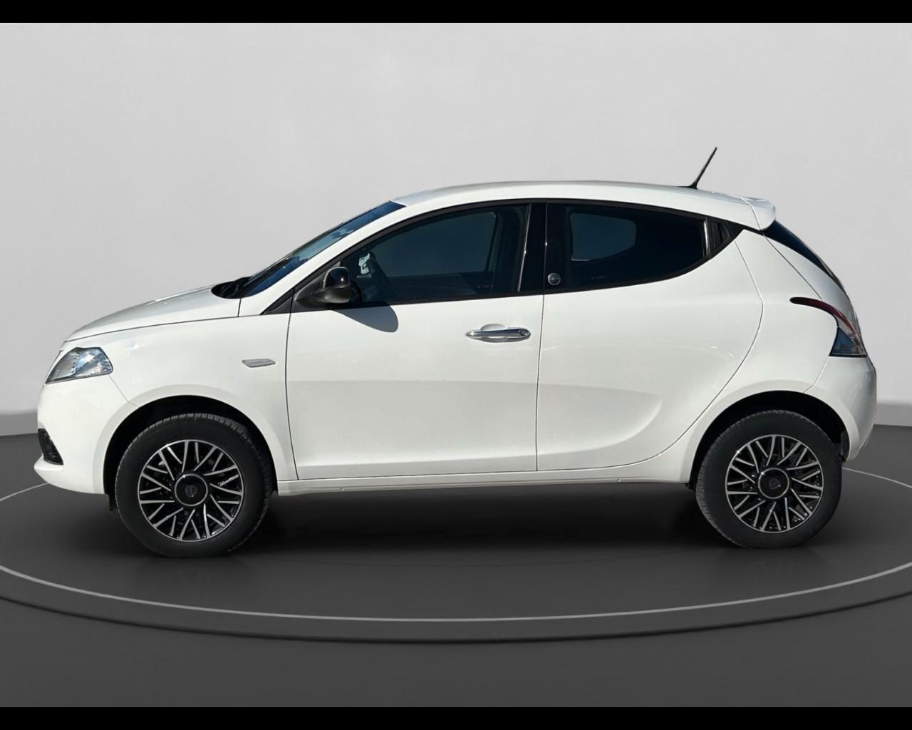LANCIA Ypsilon III 2015 - Ypsilon 0.9 t.air Silver ecochic metano 70cv