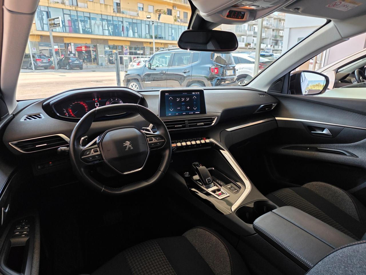 Peugeot 3008 BlueHDi 130 S&S EAT8 Active Pack