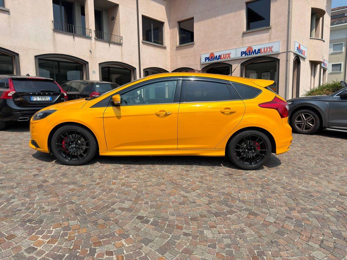 Ford Focus 2.0 ST 250cv 5p