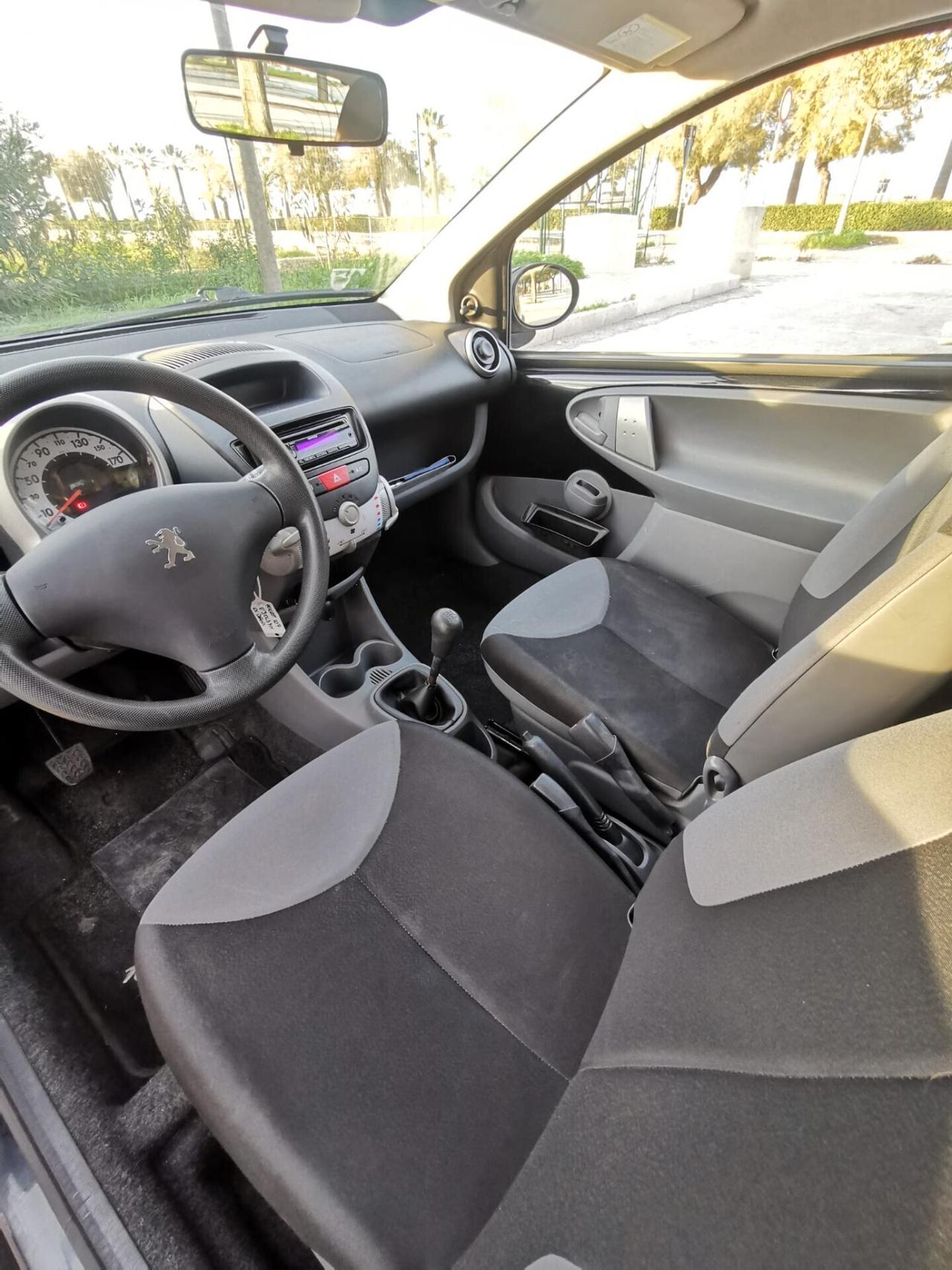 Peugeot 107 1.0 68CV 3p. Plaisir - 2011