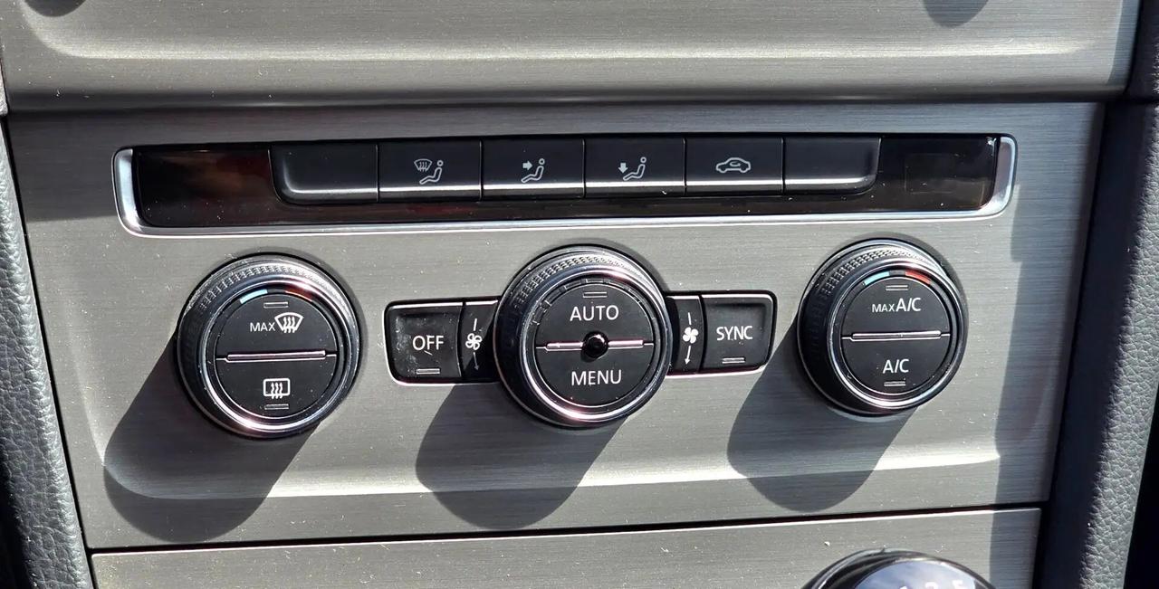 Volkswagen Golf 5p 1.6 tdi (btdi) Highline 110cv
