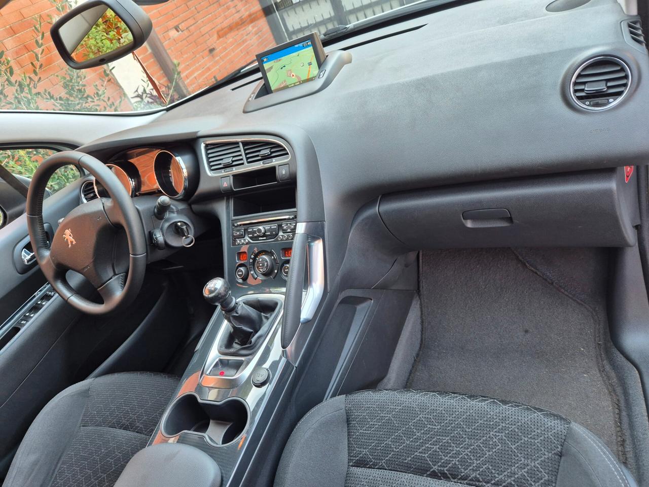 Peugeot 3008 1.6 HDi 115CV Business