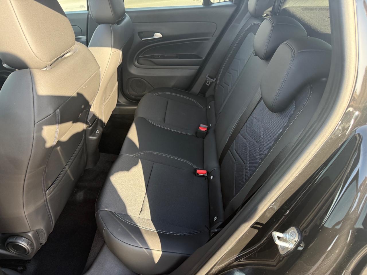 Jeep Avenger 1.2 turbo e-hybrid mhev Summit 110cv edct6 TETTO