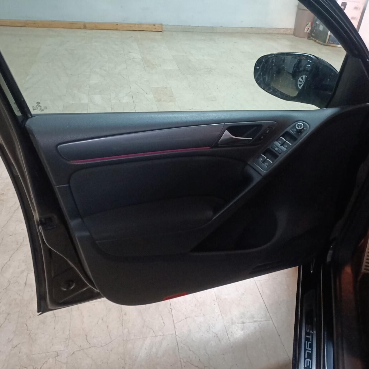 Volkswagen Golf 1.6 TDI DPF 5p. Highline STRAFUL DI ACCESSORI 2011 CON CINGHIA DI DISTRIBUZIONE IN OMAGGIO