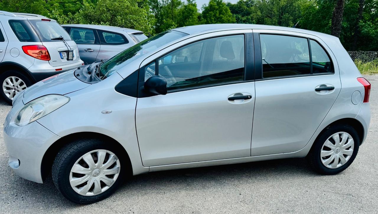 Toyota Yaris 1.0 5 porte Now Ok Neopatentati
