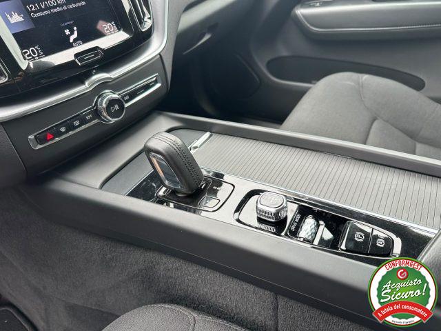 VOLVO XC60 B4 (d) AWD Geartronic Momentum