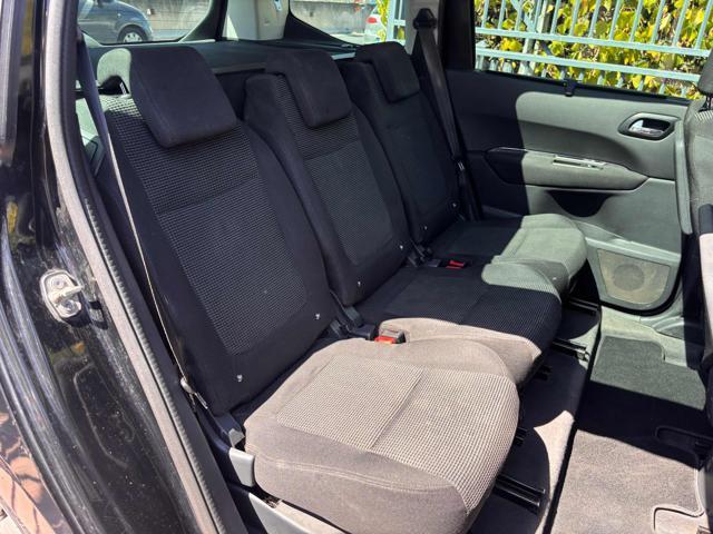 PEUGEOT 5008 2.0 HDi 150CV Allure