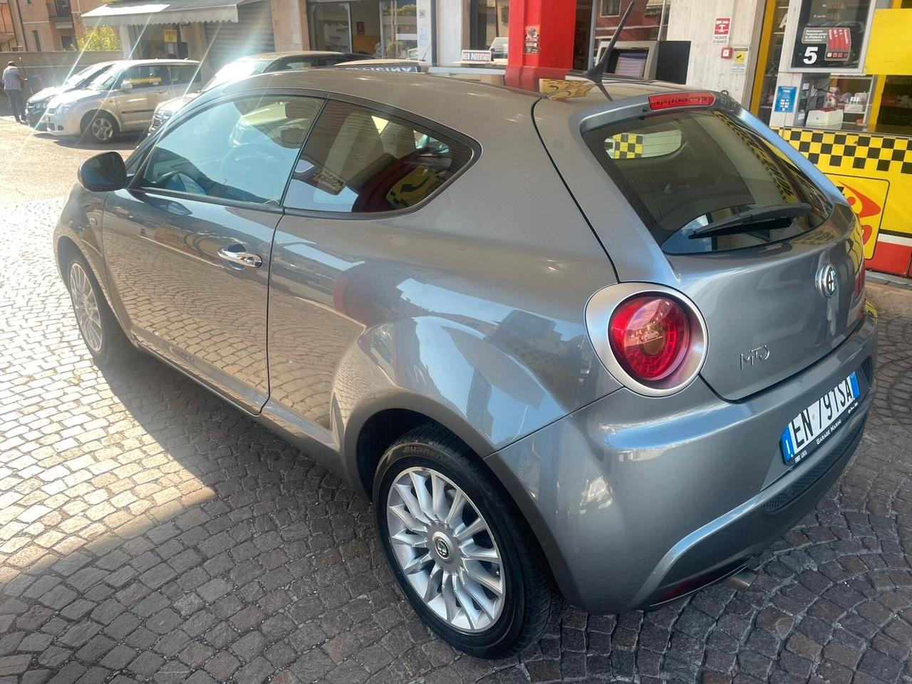 Alfa Romeo MiTo 1.4 105 CV M.air S&S Distinctive Sport Pack