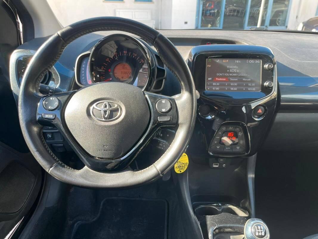 Toyota Aygo 1.0 x-play 5p my15