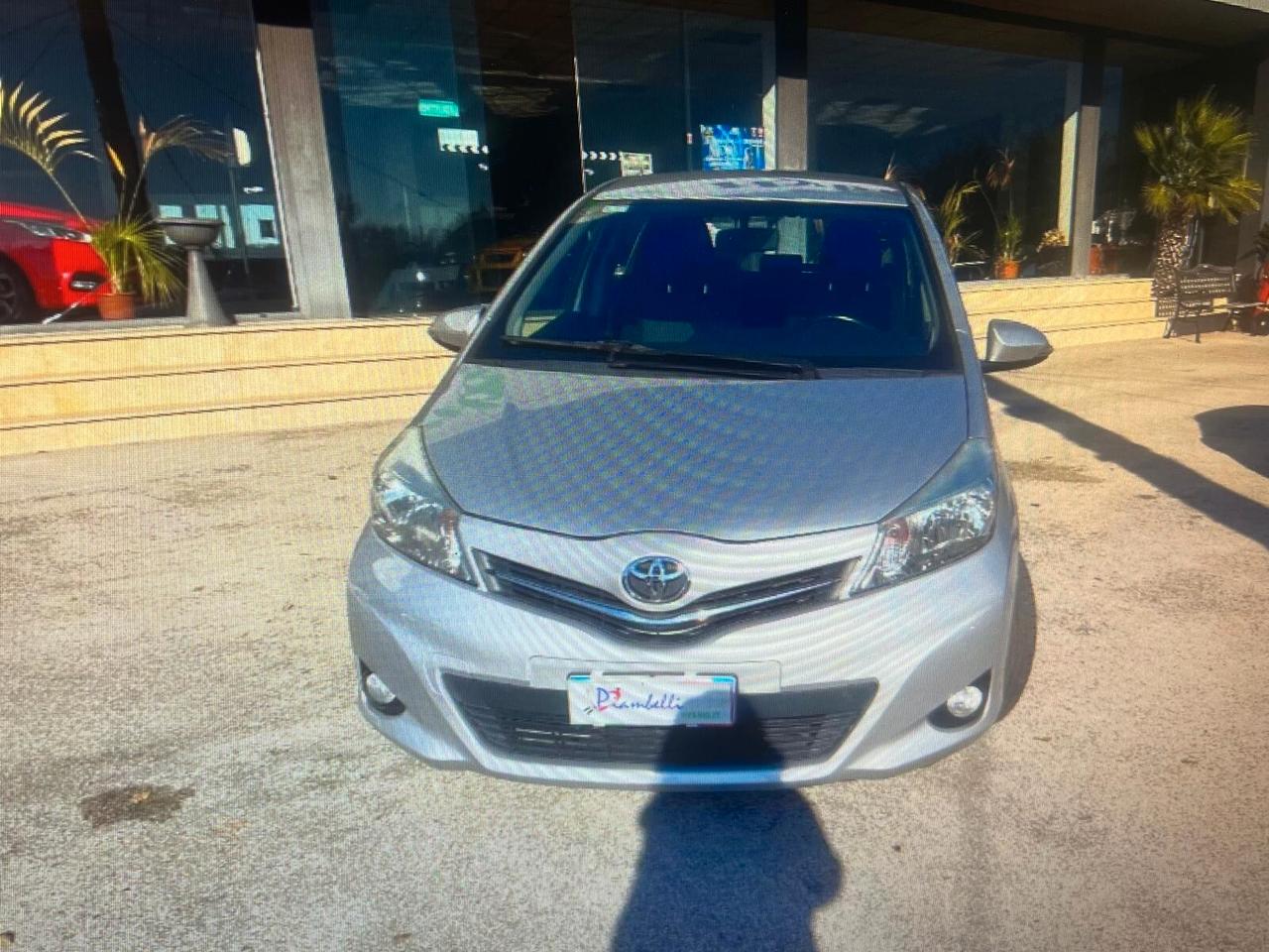 Toyota Yaris 1.4 D-4D 5 porte Lounge