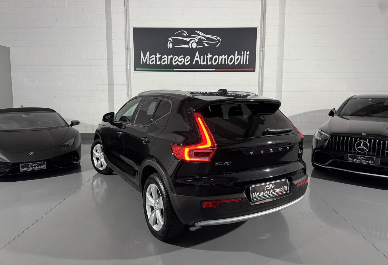 Volvo XC40 B3 MILD HYBRID CORE auto 2.0cc 163cv CarPlay Finanziabile