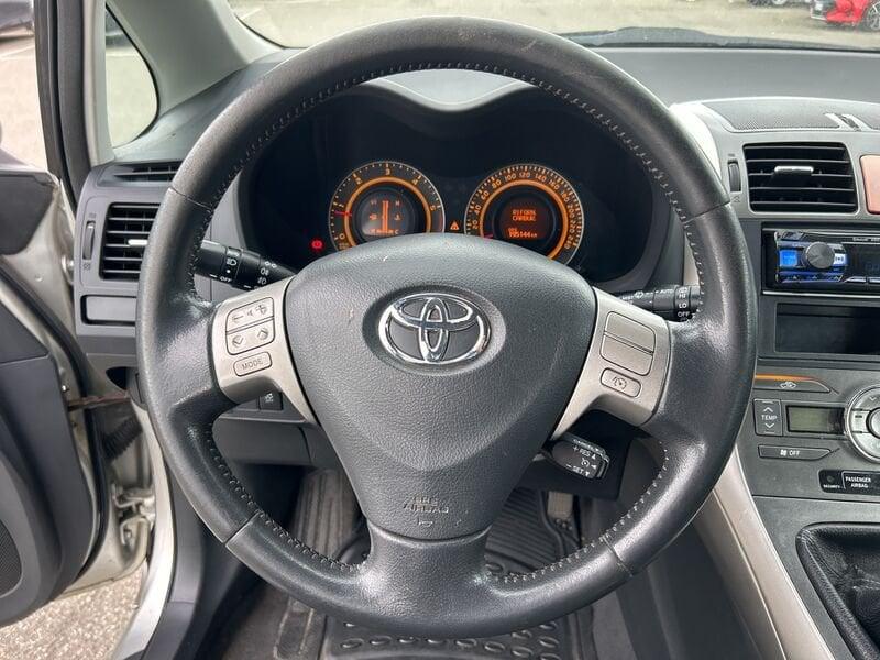 Toyota Auris 2.2 D-Cat 5 porte