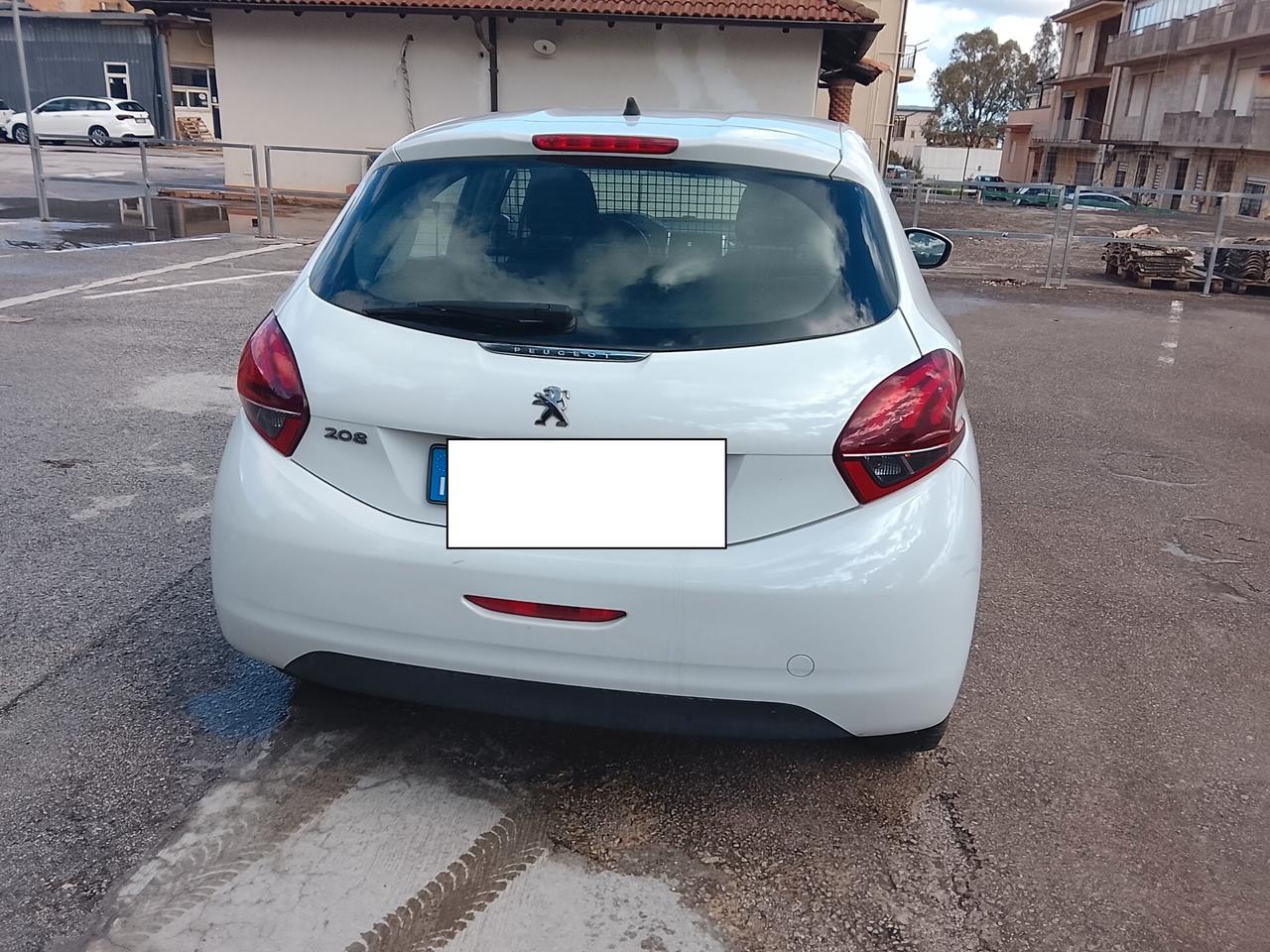 Peugeot 208 Van 1.6 HDi detraibile al 100%