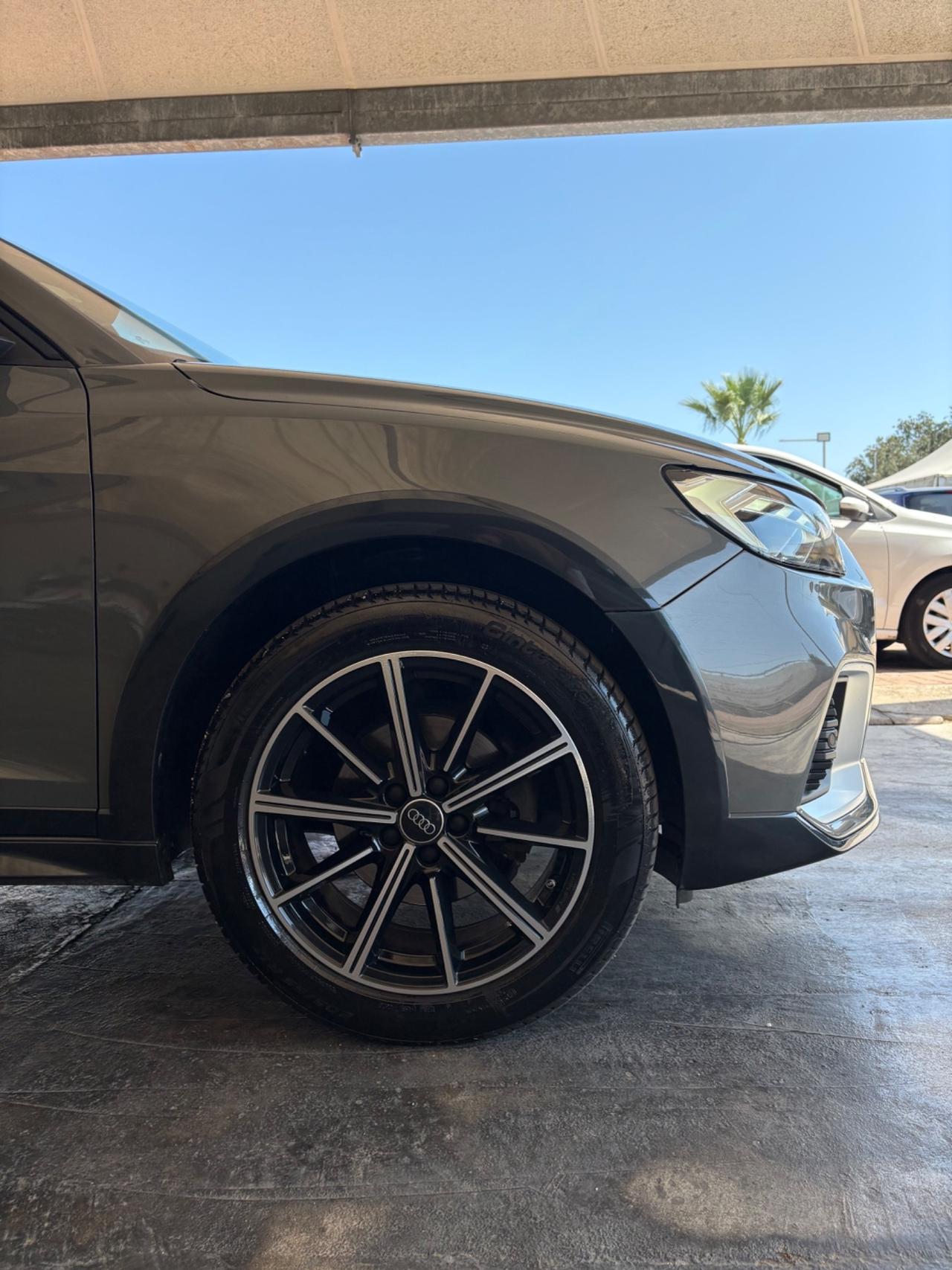 Audi A1 allstreet 30 TFSI Identity Contrast
