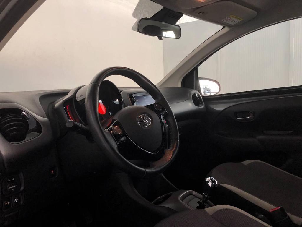 Toyota Aygo 5 Porte 1.0 VVT-i x-play M-MT