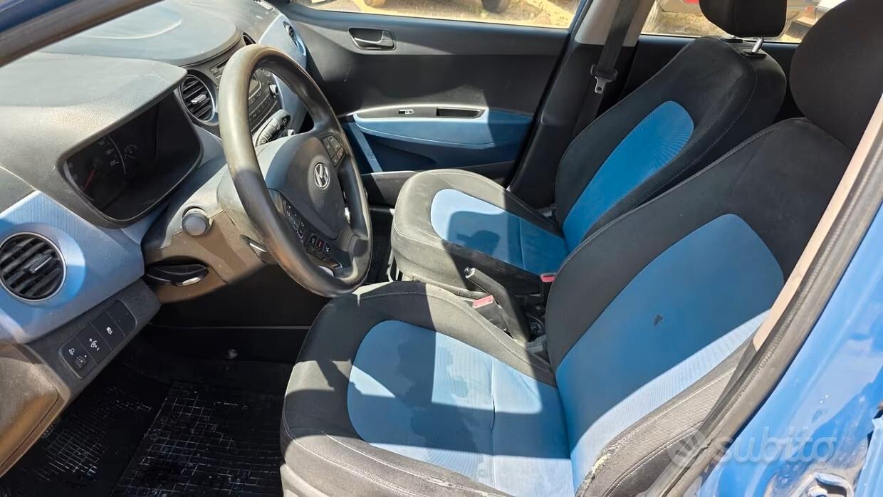 Hyundai i10 1.0 basis