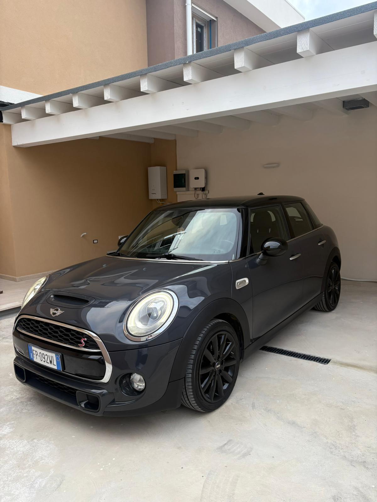 Mini 2.0 Cooper SD aut. Hype 5 porte