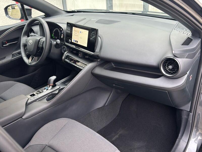 Toyota C-HR 2.0 P-HEV BUSINESS