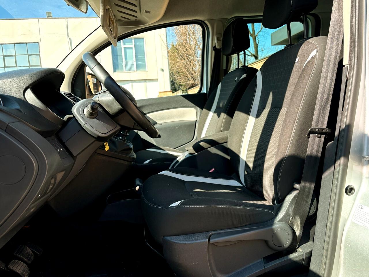 RENAULT KANGOO 1.5D 6m 5POSTI-NAVI-Garanzia-2016