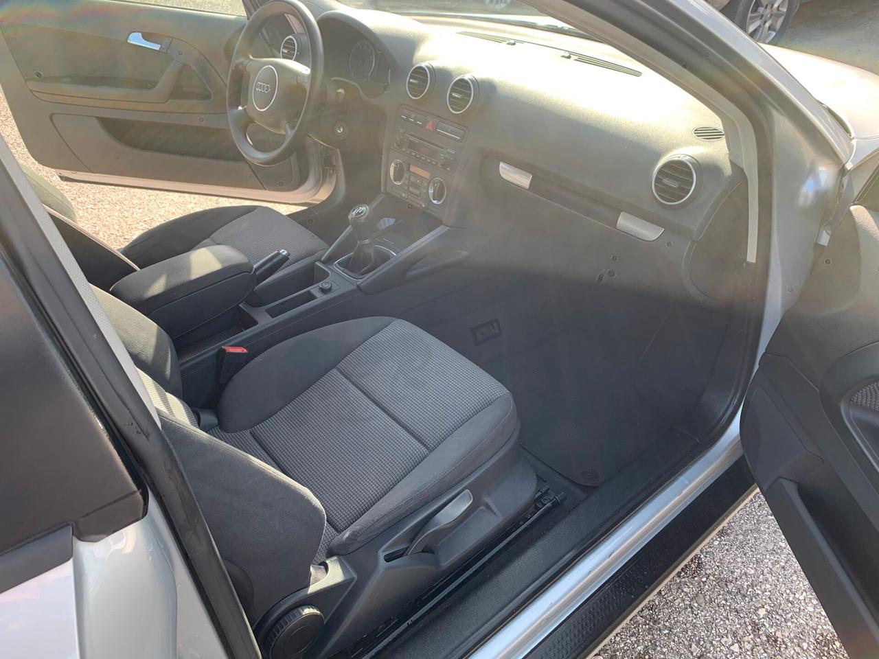 Audi A3 1.6 Attraction,Euro4, adatta a neopatentato, Unicopropietario