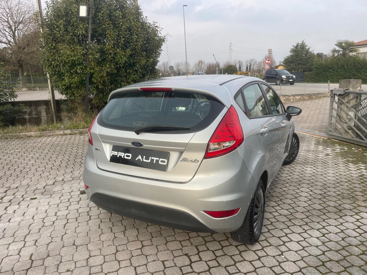 Ford Fiesta 1.6 TDCi 90CV 5 porte DPF Titanium