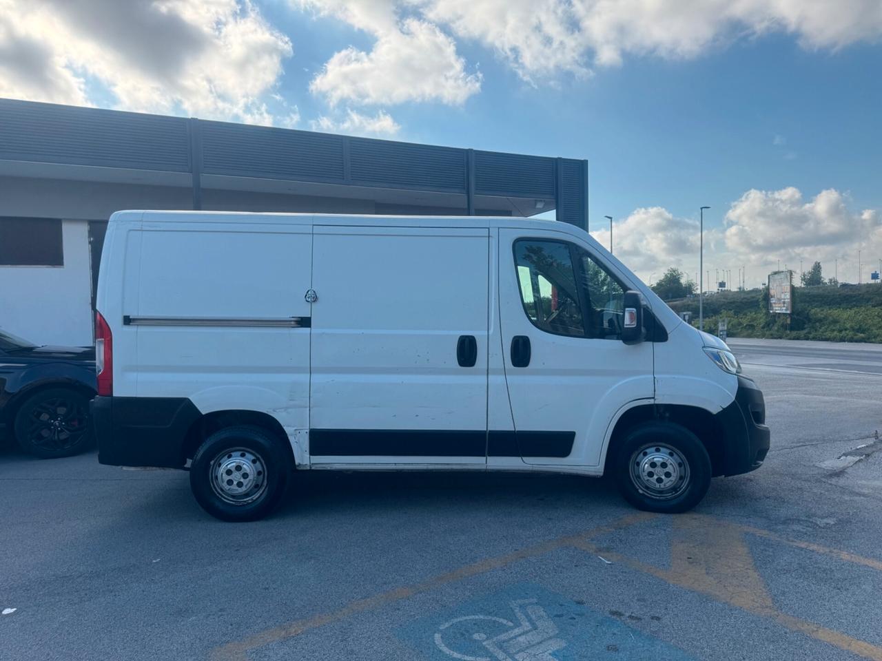 Citroen Jumper 2.0BlueHDi 130 Passo medio con porta laterale