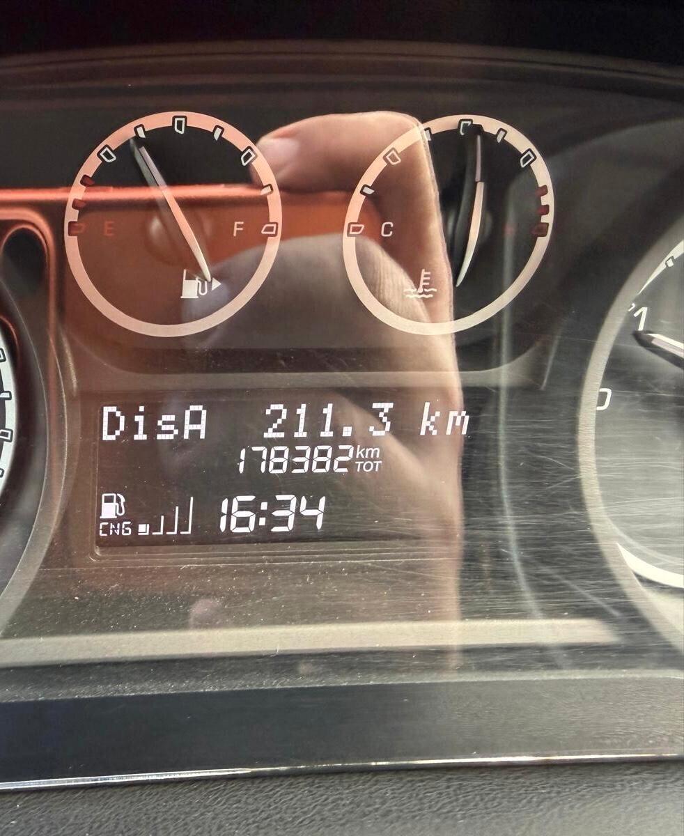 Lancia Ypsilon 0.9 TwinAir 85 CV 5 porte GPL Ecochic Gold