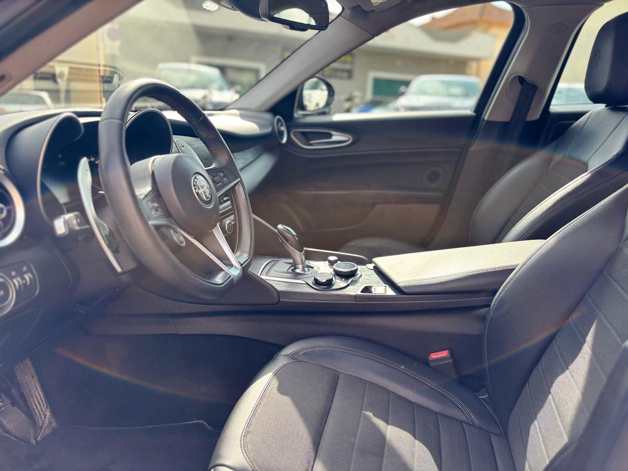 Alfa Romeo Giulia 2.2JTDM 180CV Executiv AUTOM NAVI XENON PELLE