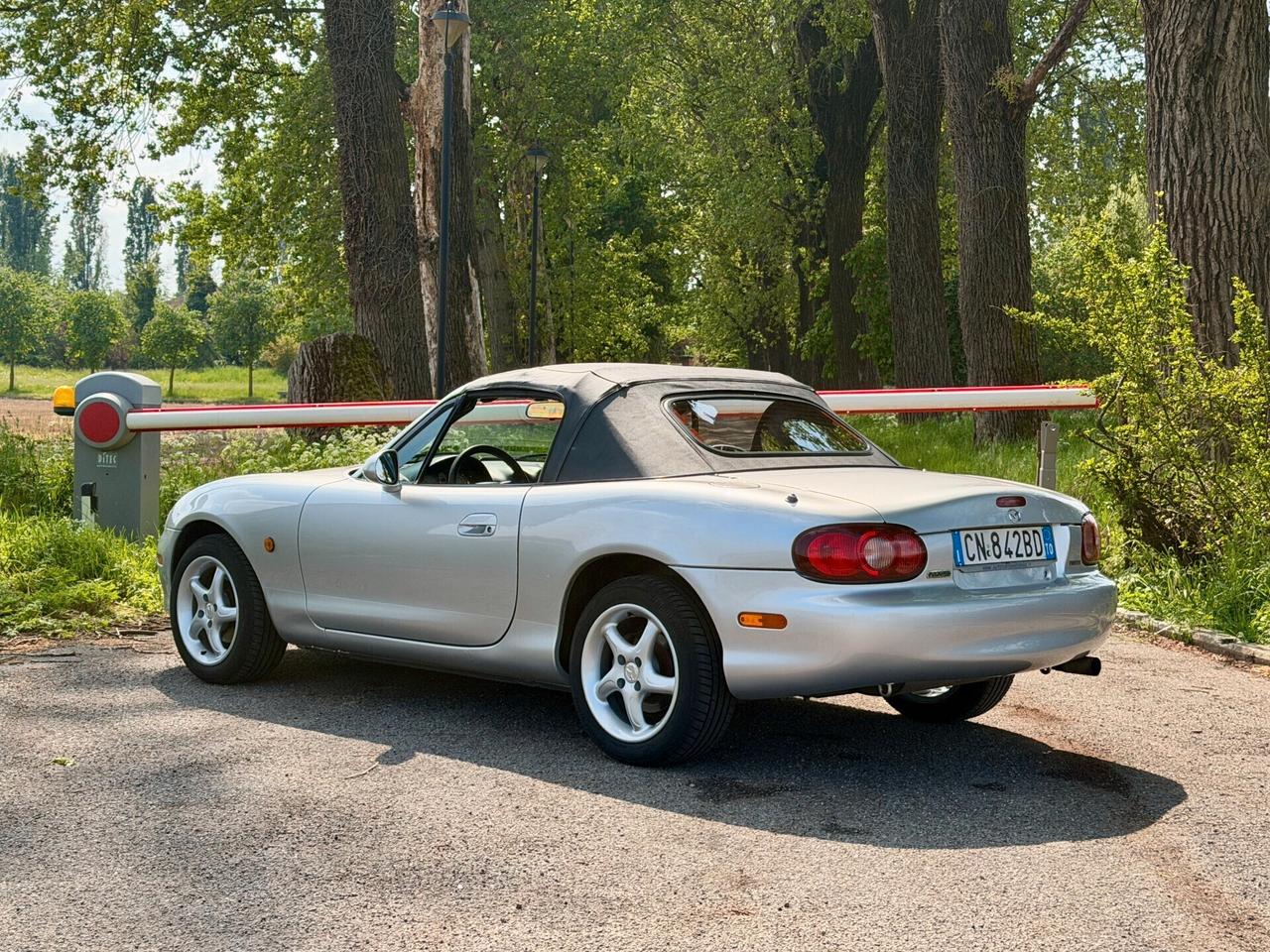 Mazda MX-5 1.6i 16V cat Trilogy