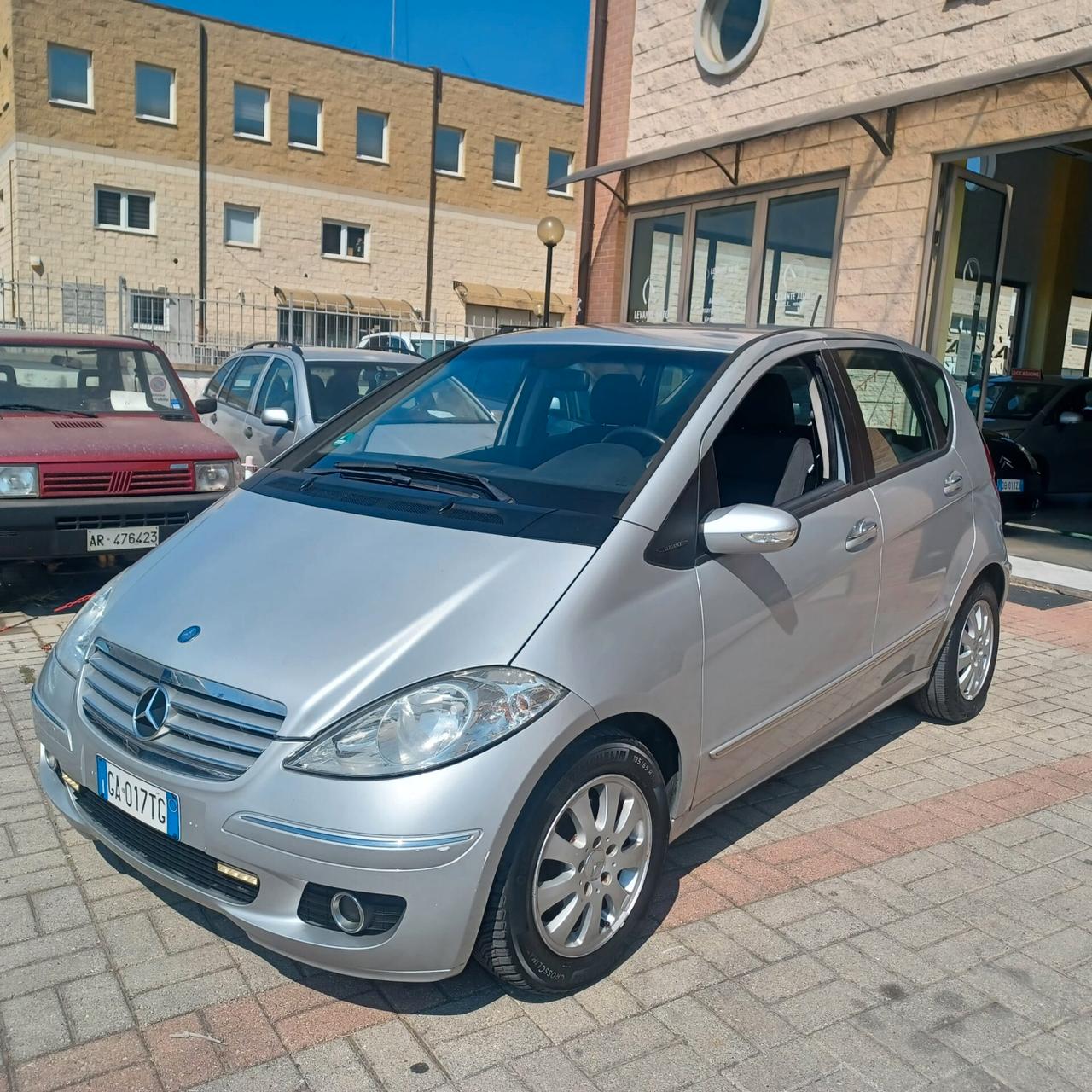 AUTOMATICA NEOPATENTATI CLASSE A 2.0TDI CON GANCIO DI TRAINO