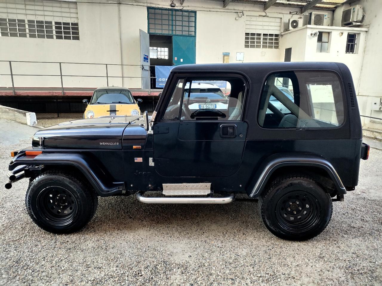 Jeep Wrangler 4.0 V6 4 posti e GPL fino al 2032