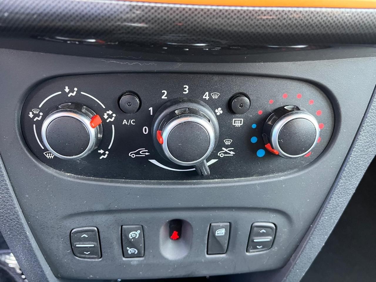 Dacia sandero stepway-0.9 tce-benz-2017