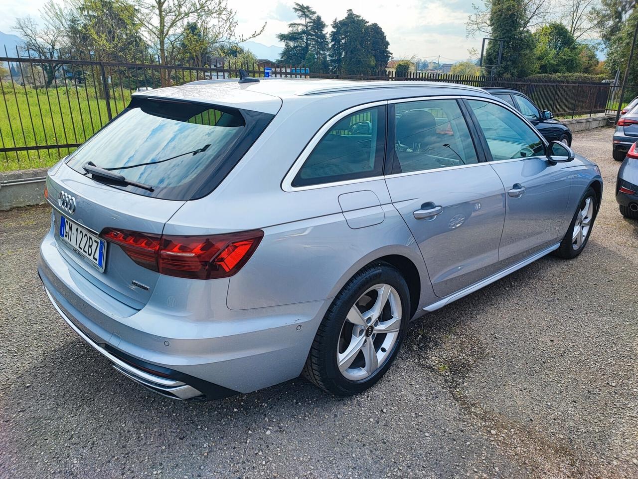 Audi A4 Avant 40 TDI quattro S tronic line edition