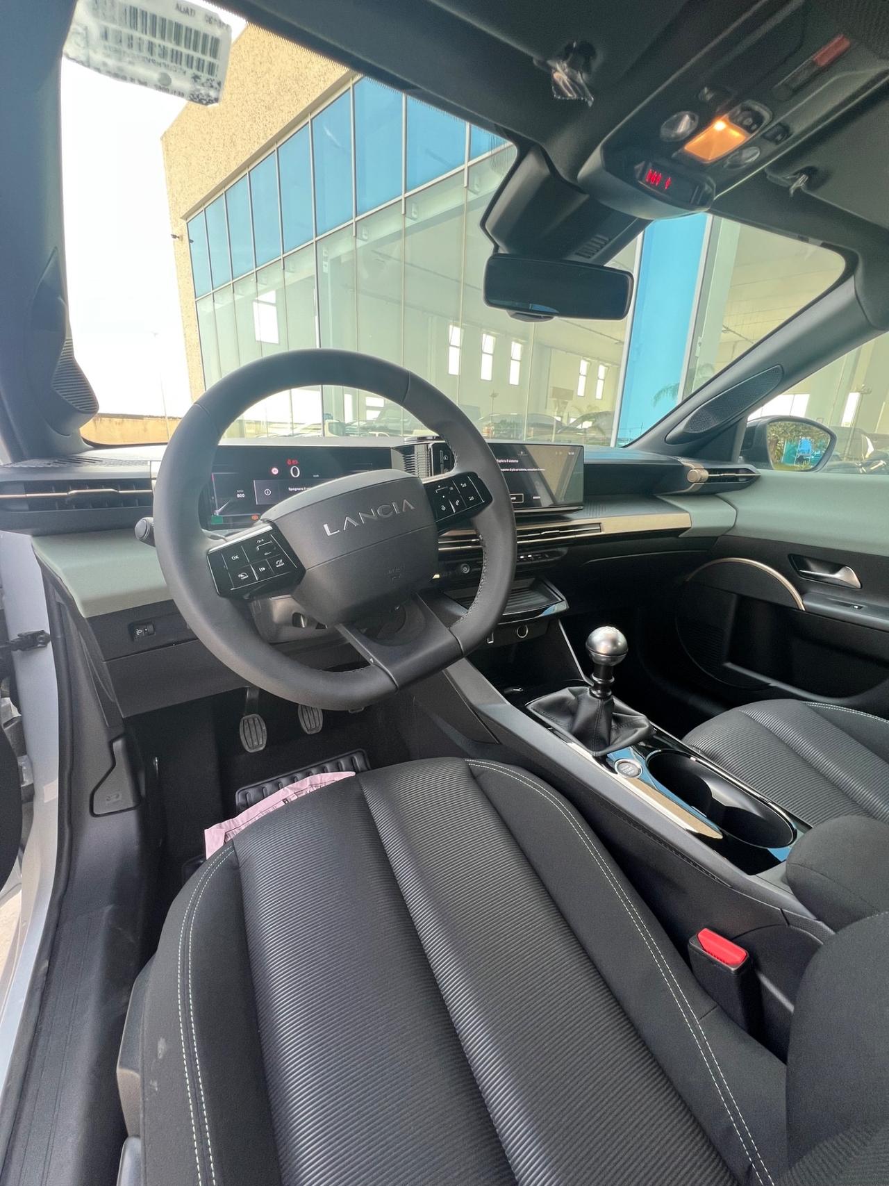 Lancia Ypsilon 1.2 turbo 100CV - possibilità noleggio no scoring