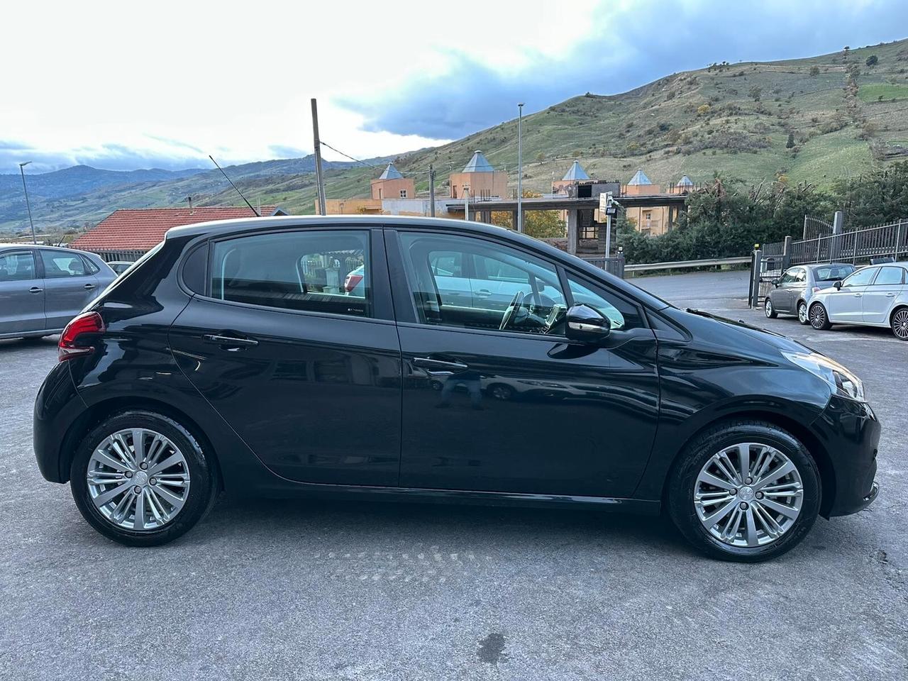 Peugeot 208 BlueHDi 75 5 porte Allure