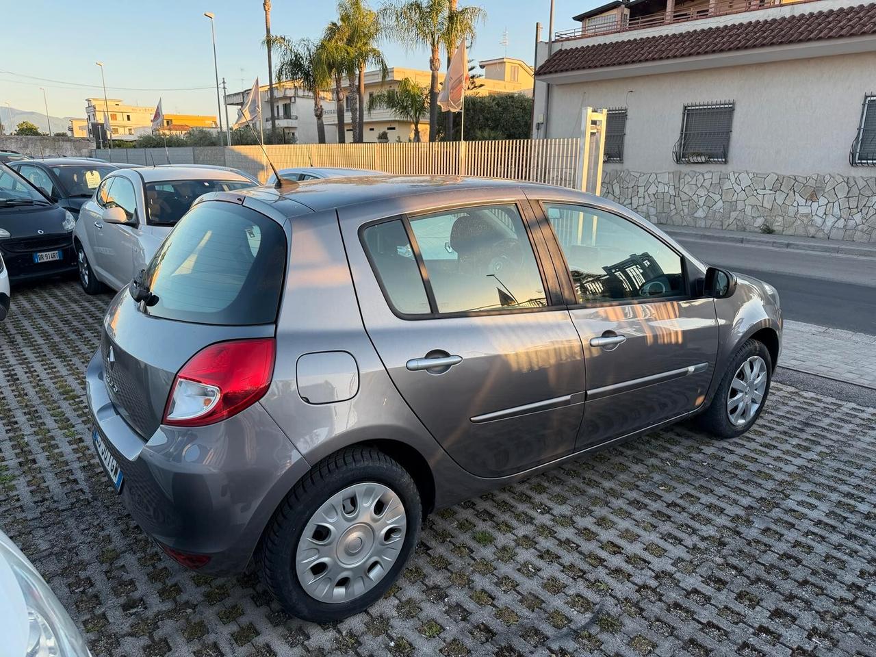 Renault Clio 1.2 16V 5 porte Dynamique-2012