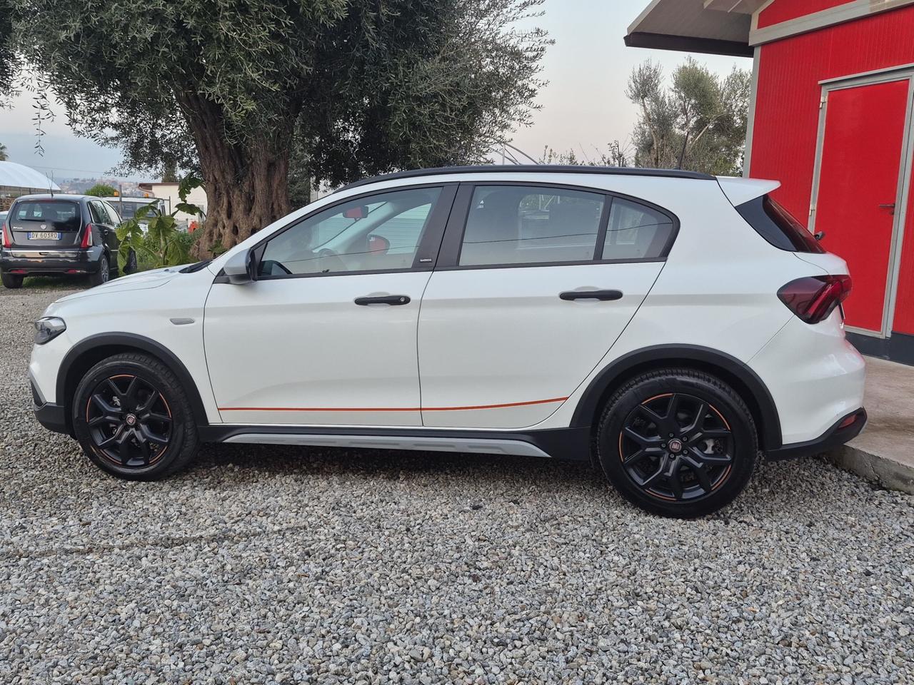 Fiat Tipo 1.6 Mjt S&S 5 porte Cross Garmin