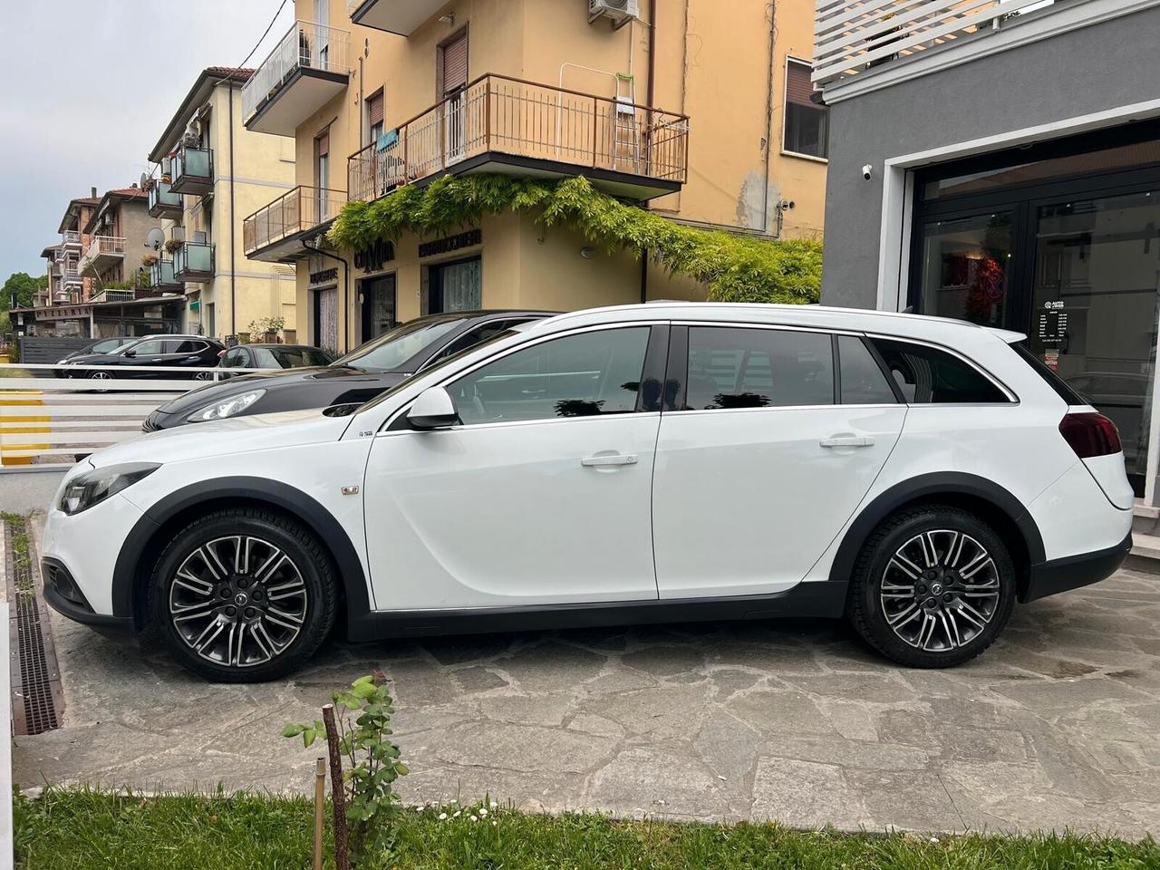 OPEL INSIGNA 2.0 CDTI 4x4 AUT. COUNTRY TOURER