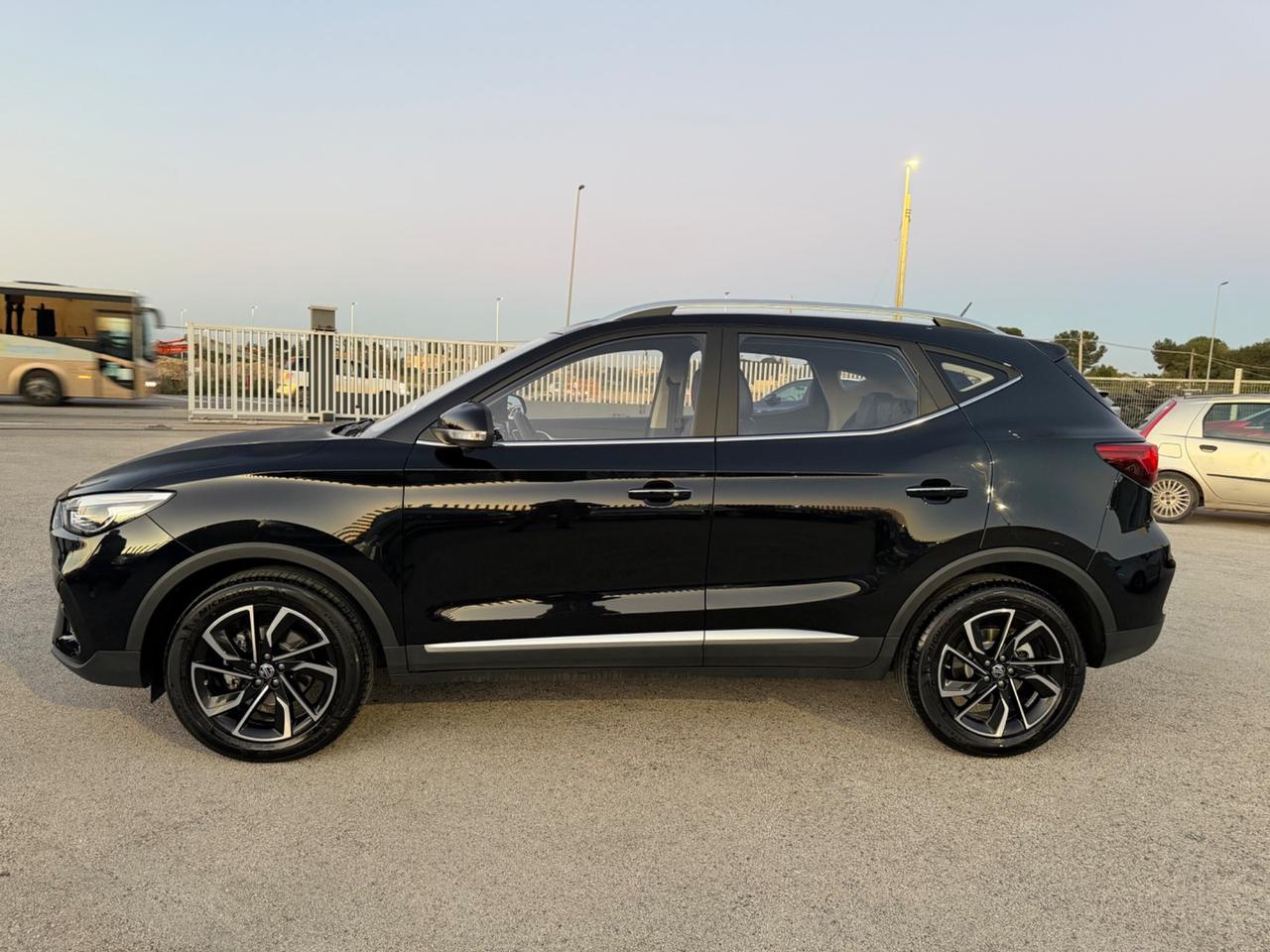 MG ZS 1.0T-GDI 111CV AUT LUXURY FULL LED MY24