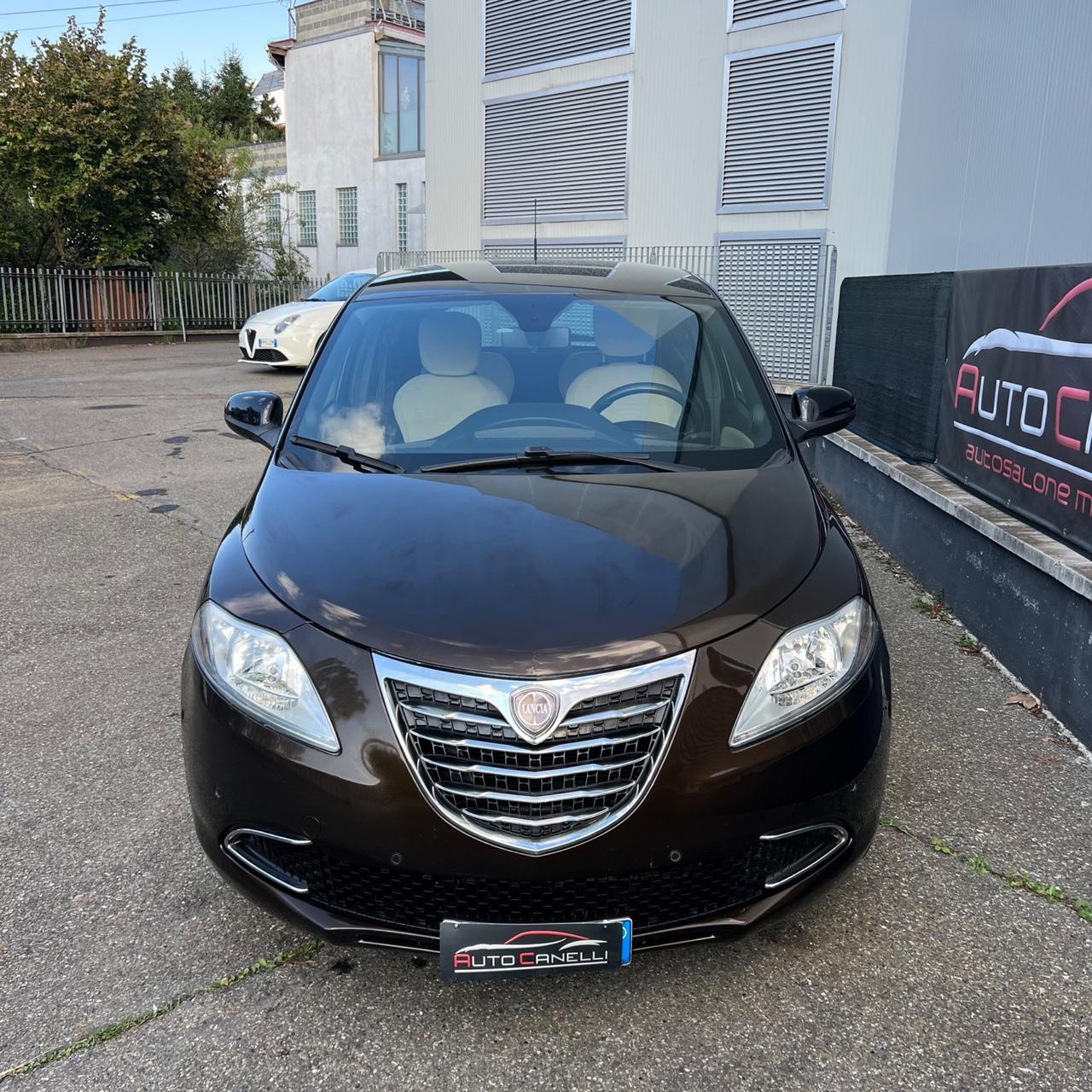 Lancia Ypsilon 1.2 69 CV 5 porte Platinum
